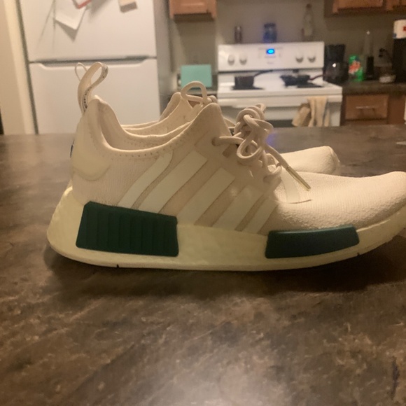 Adidas NMD Women's Sneakers Size 7-8 - Picture 3 of 3